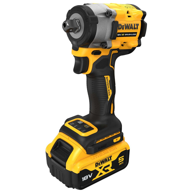 Avvitatore ad impulsi DeWALT 18V XR BRUSHLESS con attacco 1/2" e coppia di serraggio 406Nm.