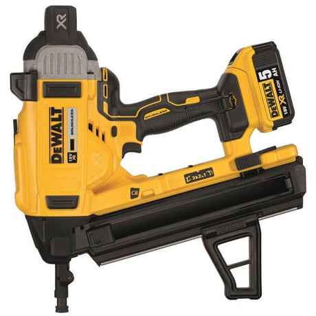 Chiodatrice cemento 18V brushless DeWALT, motore brushless, design compatto, ideale per lavoro su cemento.