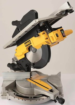 troncatrice pianetto DeWALT 305mm 1600W in posizione inclinata per tagli precisi