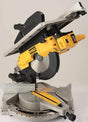 troncatrice pianetto DeWALT 305mm 1600W in posizione inclinata per tagli precisi