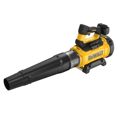 Soffiatore assiale DeWALT brushless 54V, motore potente, progetto ergonomico e tubi intercambiabili.