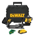 Laser multilinea verde DeWALT 18V con accessori e custodia resistente per un uso professionale.