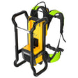 Vibratore per cemento a zaino alta frequenza DeWALT DCPS310N-XJ con imbracatura imbottita e regolabile.