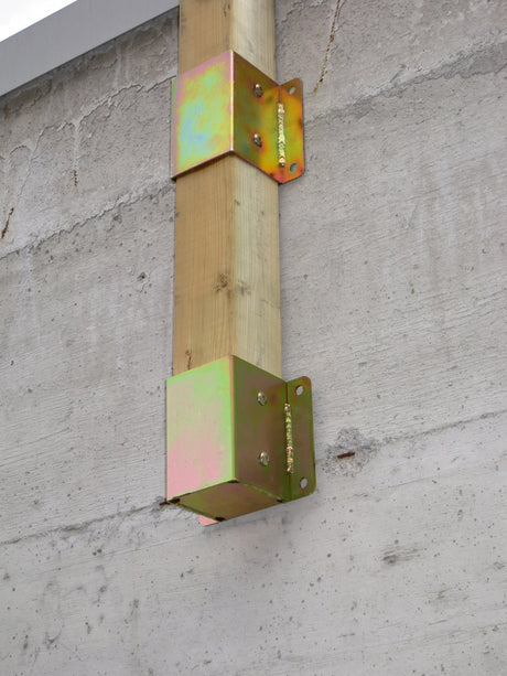 Supporto per parapetto MINUTEX in acciaio zincato per pali in legno 70x70 mm