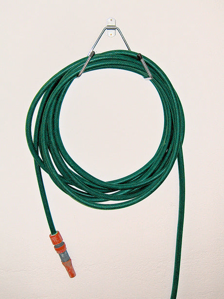 Portacanna da parete in acciaio zincato bianco MINUTEX con tubo per irrigazione verde.