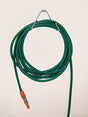 Portacanna da parete in acciaio zincato bianco MINUTEX con tubo per irrigazione verde.
